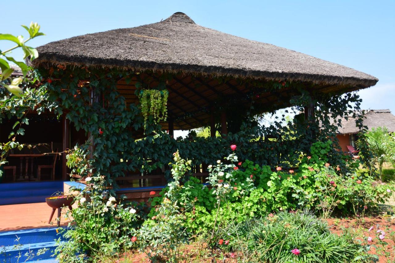 Red Earth Kabini Begūr Eksteriør billede