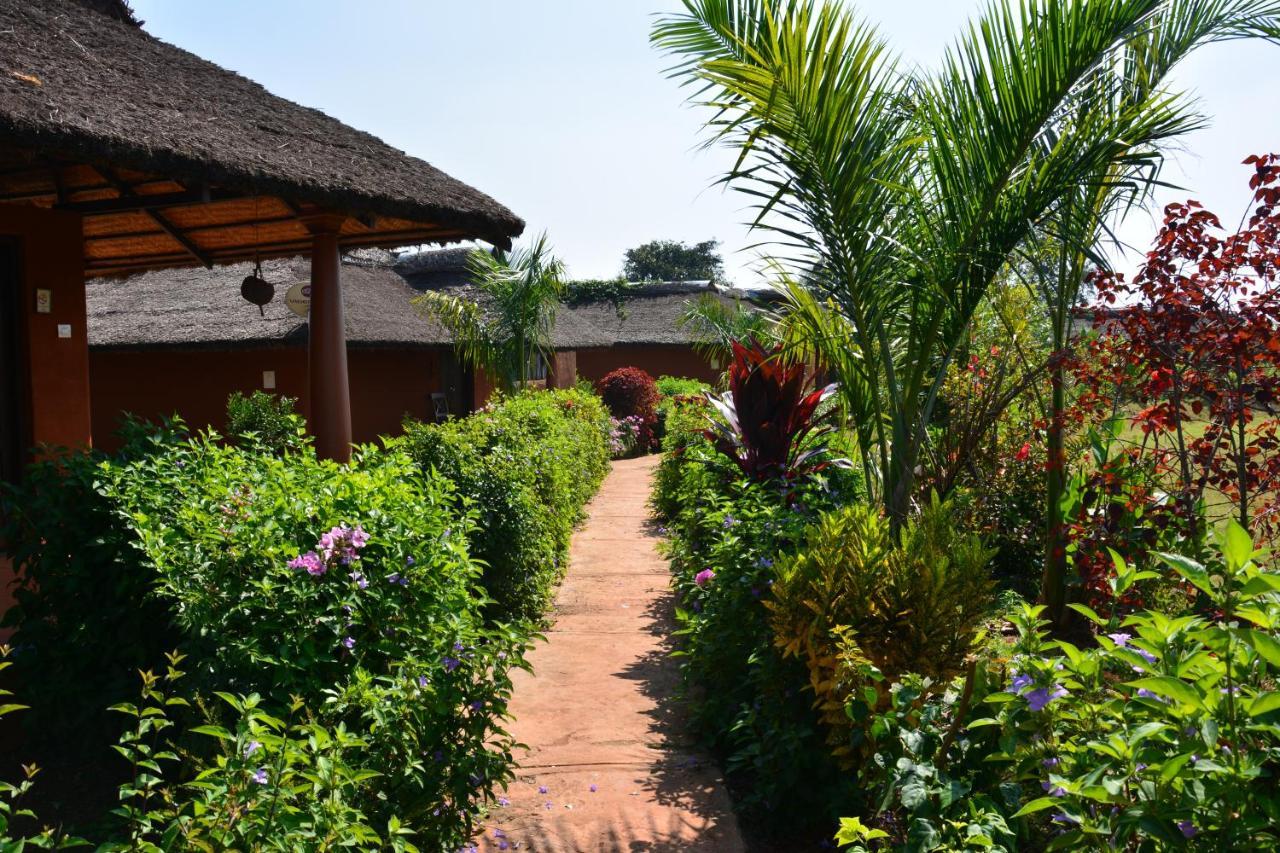 Red Earth Kabini Begūr Eksteriør billede