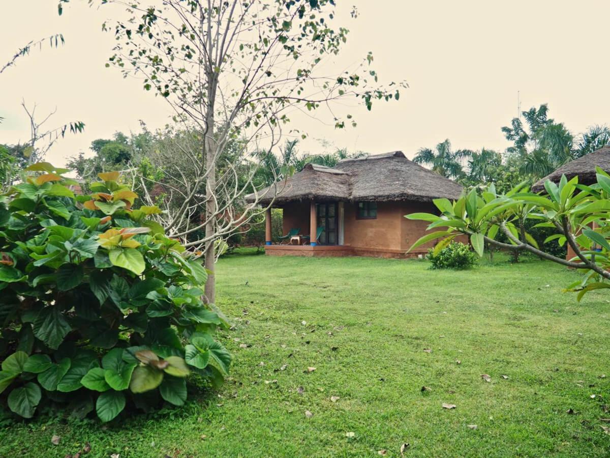 Red Earth Kabini Begūr Eksteriør billede