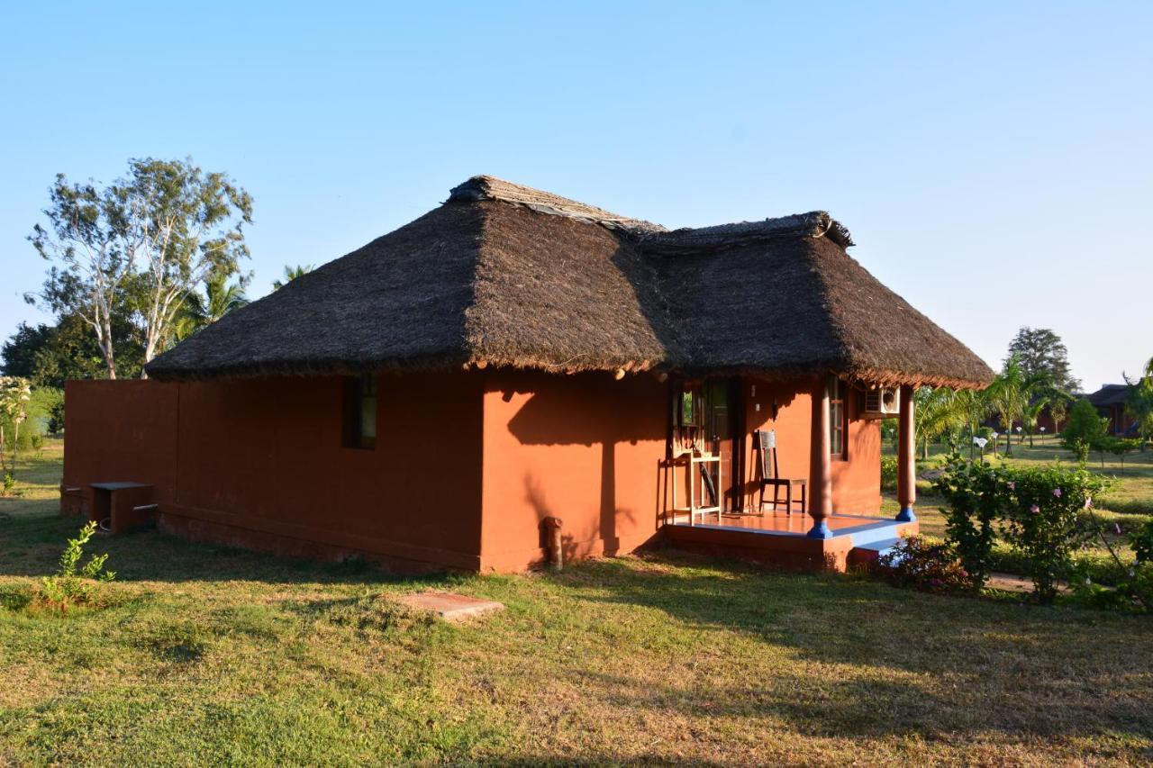Red Earth Kabini Begūr Eksteriør billede